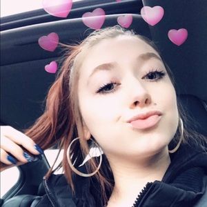 Meet your Posher, Mackenzie